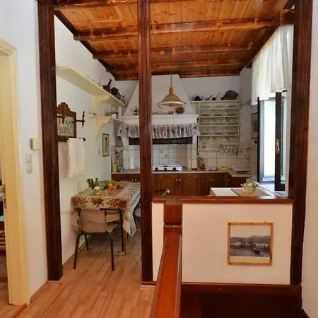 Traditional House In Panagia Village Nyaraló Panajía